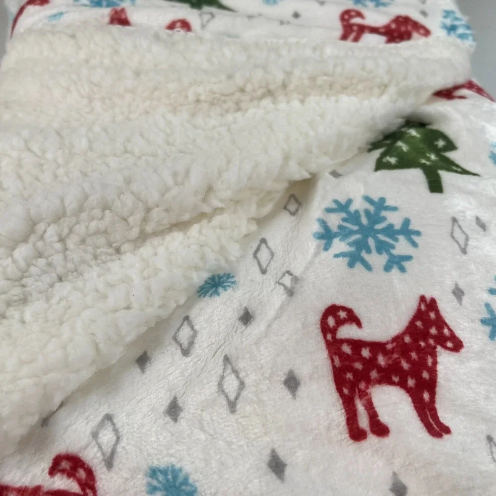 Berkshire Pet Collection Christmas Throw Blanket 50x60 Sherpa Dogs Trees Snow